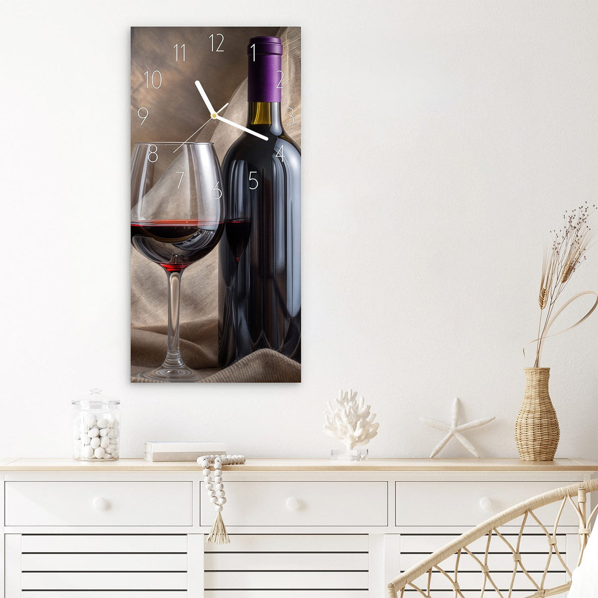 Wanduhr Wein mit Glas aus Glas – Rotweinflasche und Glas vor Seide