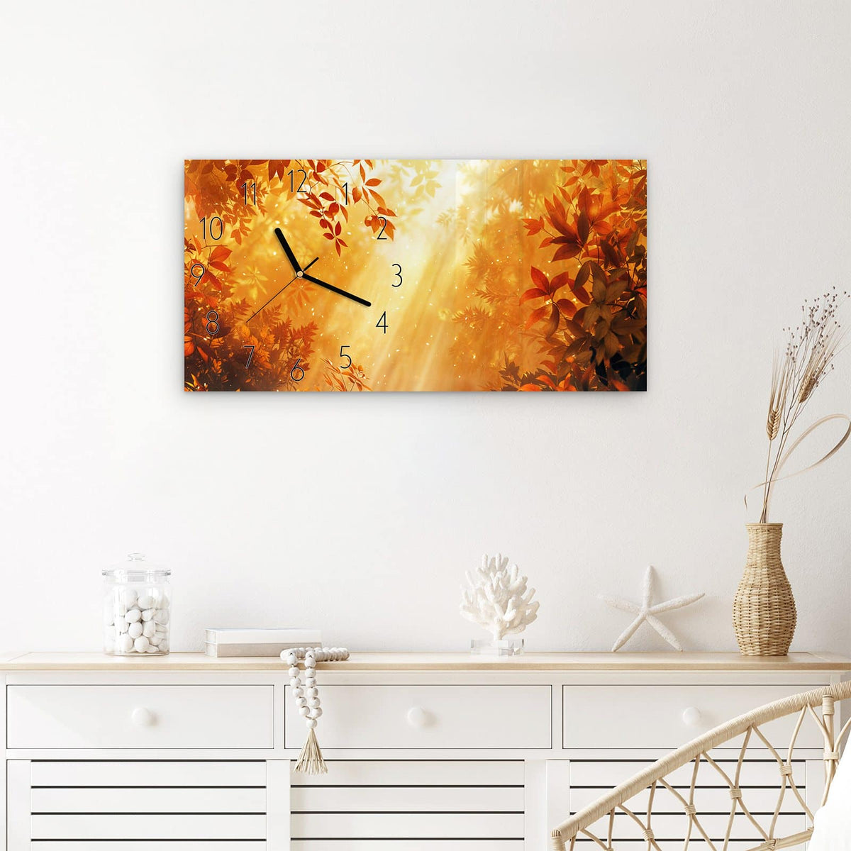 Wanduhr Herbstlicher Wald aus Glas – Querformat 60 × 30 cm – Sonnenstrahlen durch kupferfarbenes Laub
