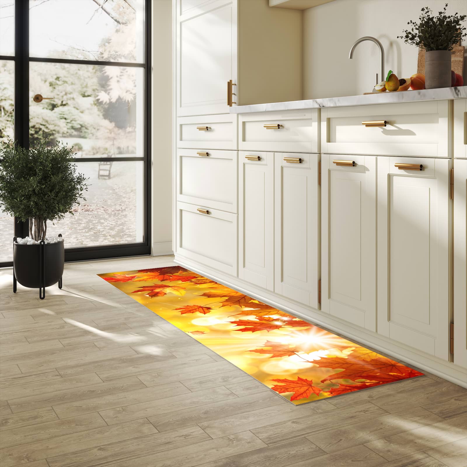 Bodenschonender waschbarer Küchenteppich mit Motiv Herbstblätter Sonne in heller Küche