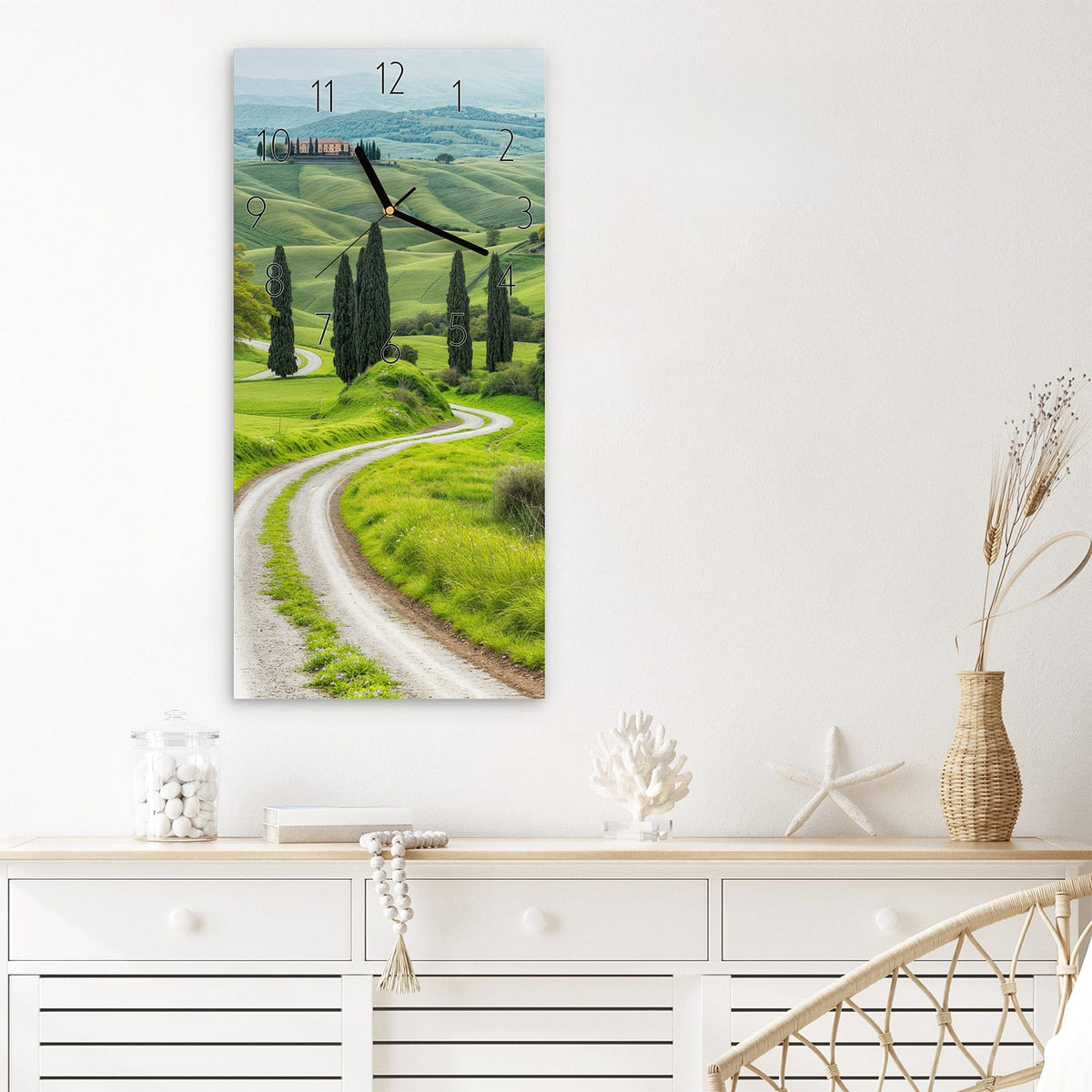 Wanduhr Landschaft Italien aus Glas – Zypressenweg durch grüne Hügel
