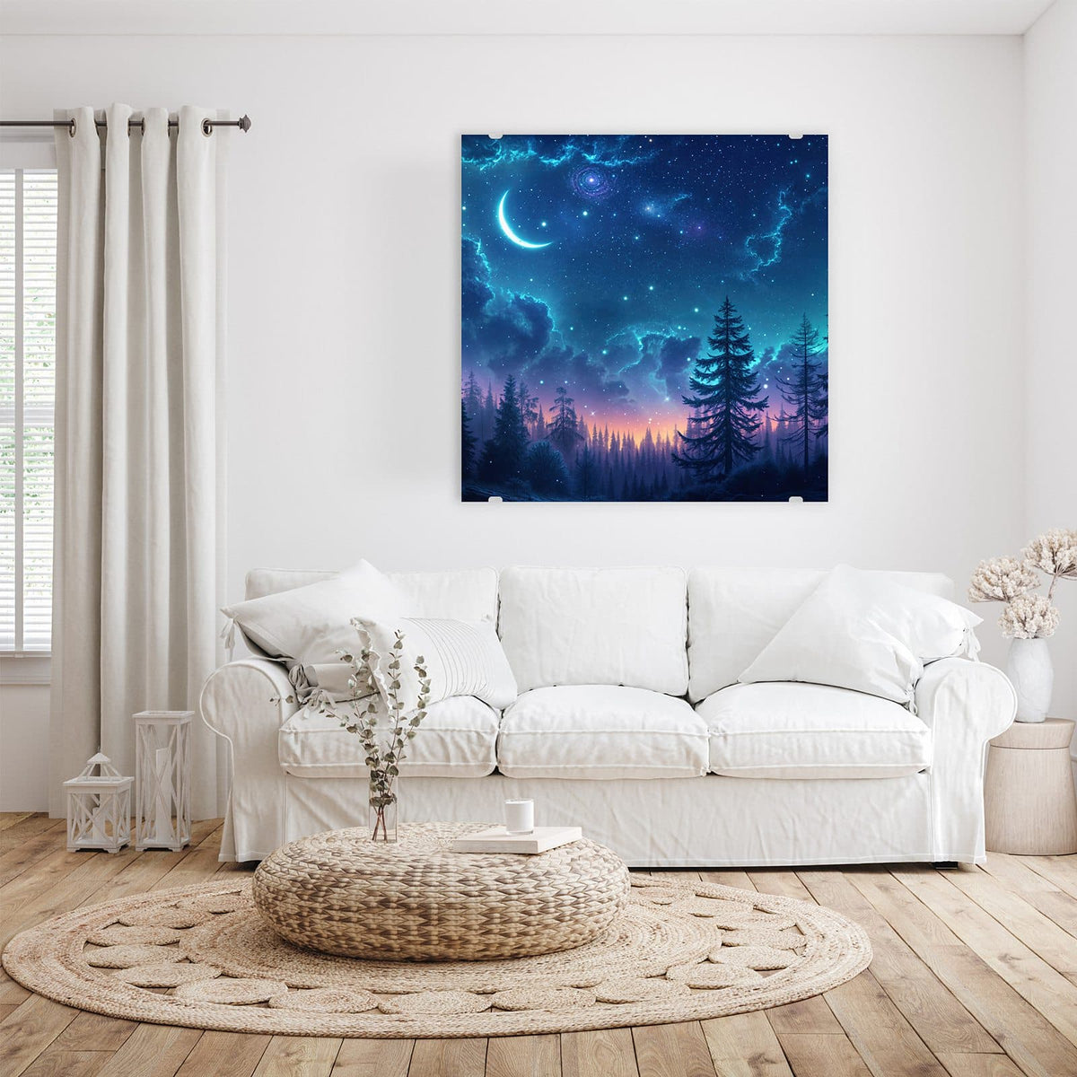 Glasbild Mondsichel über Tannen an der Wand – Nächtlicher Sternenhimmel mit heller Mondsichel und kleinen Galaxien über Tannensilhouetten
