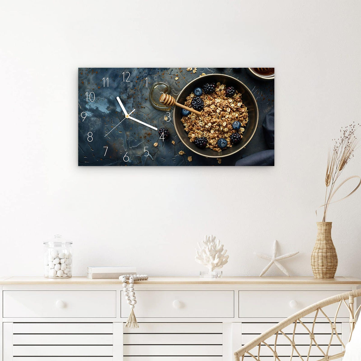 Wanduhr Müsli mit Beeren aus Glas – Querformat 60 × 30 cm – Müslischale mit Johannis- und Blaubeeren