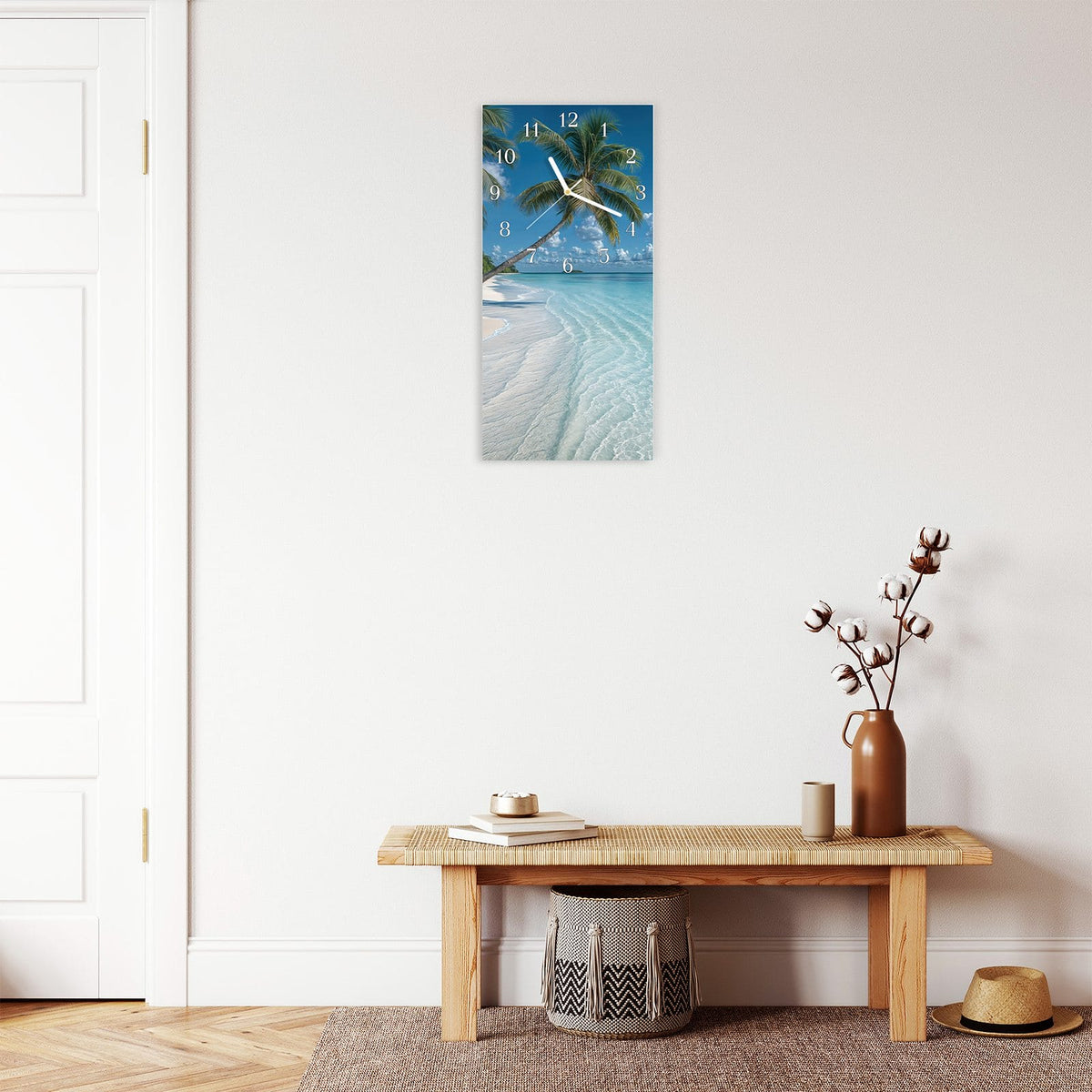 Moderne Wanduhr aus Glas mit Farbtiefe – Wanduhr Strandurlaub aus Glas – Hochformat 30 × 60 cm