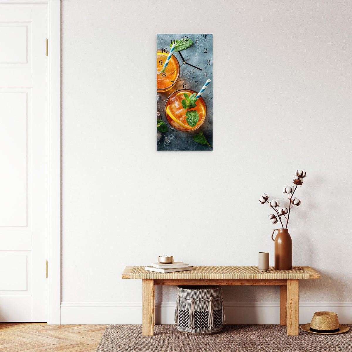 Moderne Wanduhr aus Glas mit Farbtiefe – Wanduhr Sommerlicher Drink aus Glas – Hochformat 30 × 60 cm