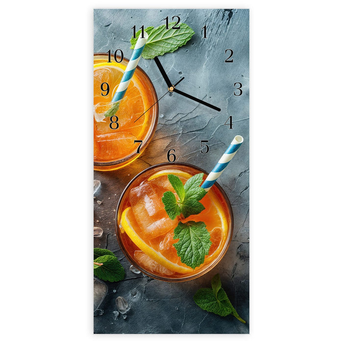 Wanduhr Sommerlicher Drink aus Glas – Hochformat 30 × 60 cm mit Ziffernblatt Klassisch