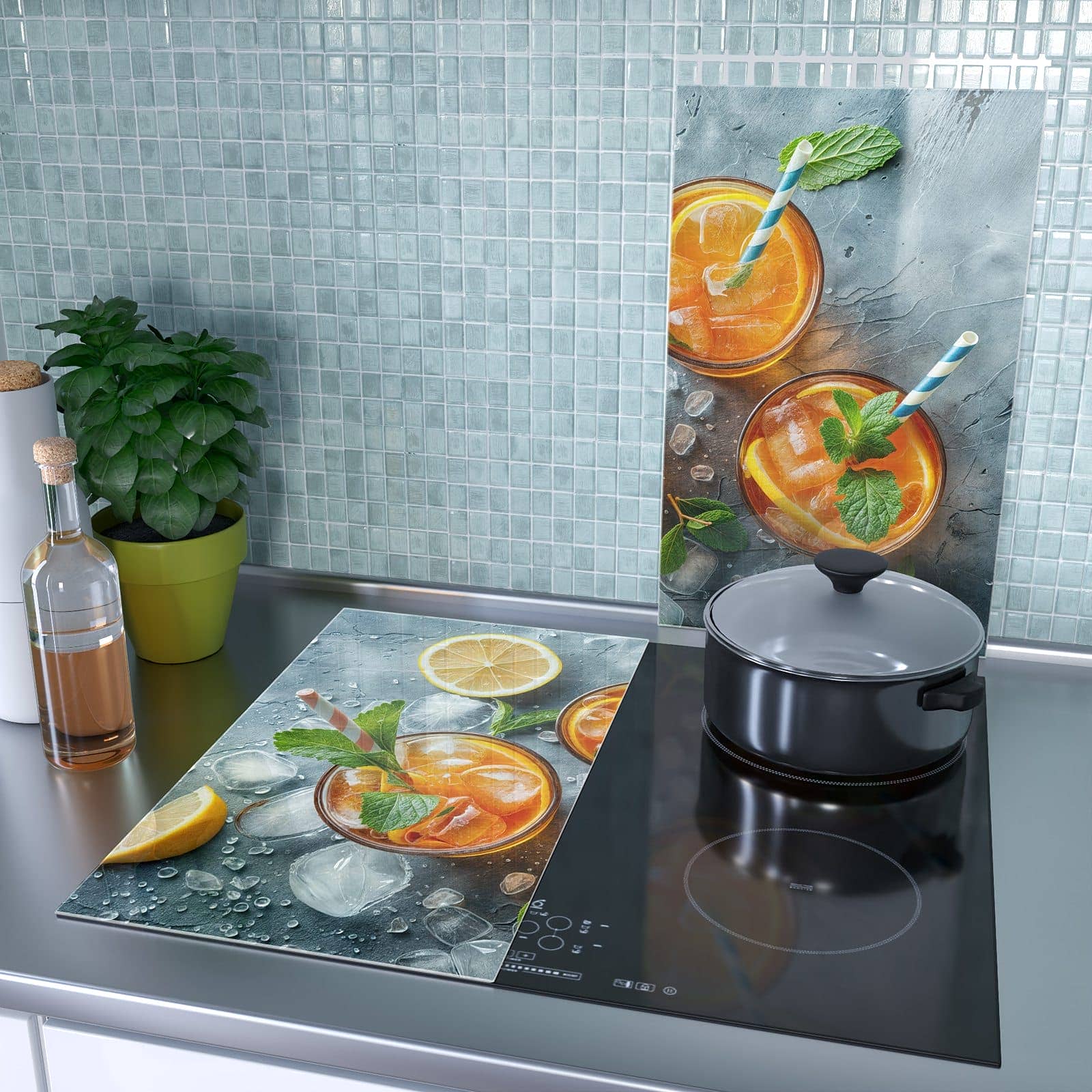 2-teilige Herdabdeckplatte für Ceranfeld mit Sommerlicher Drink-Motiv als Spritzschutz hinter dem Kochfeld