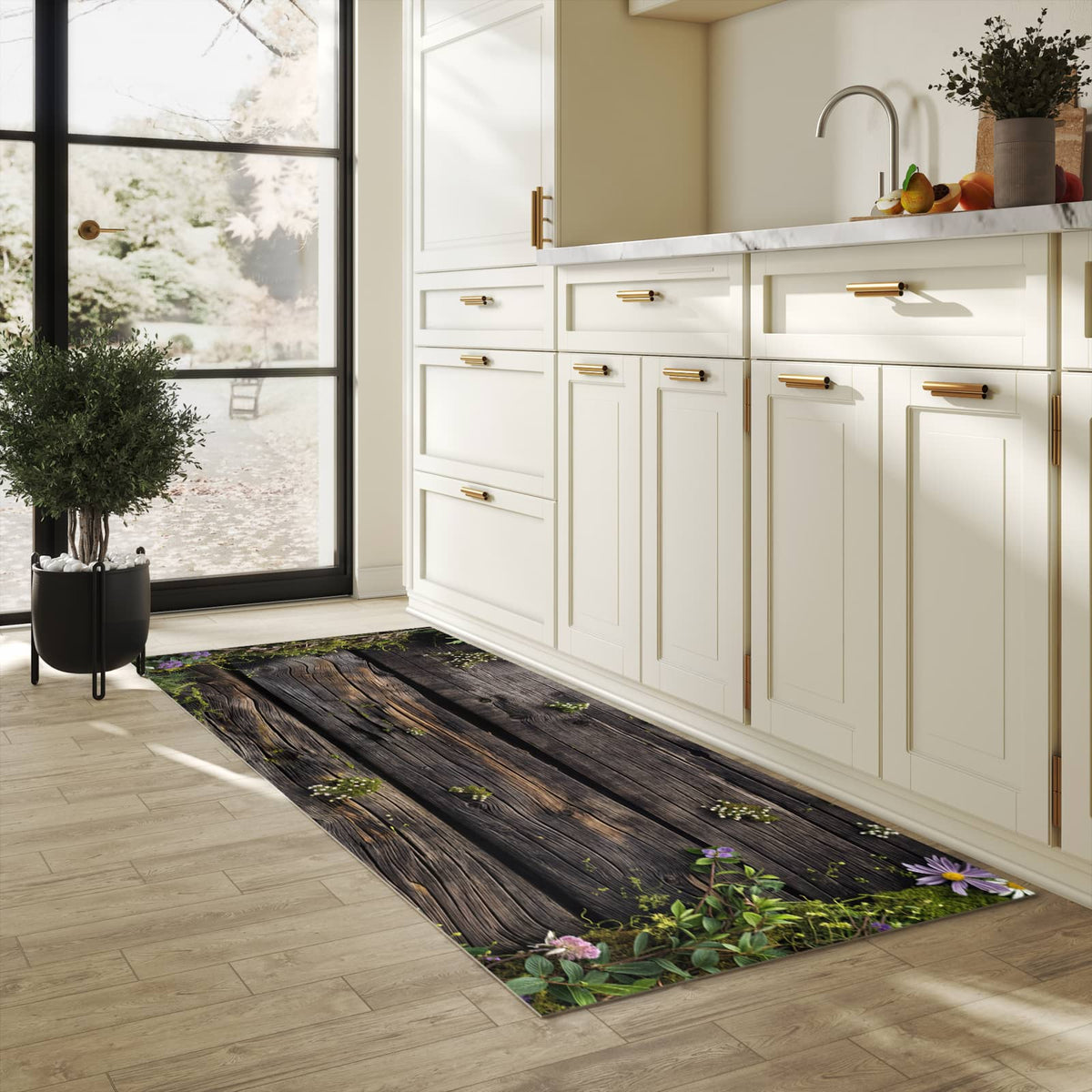 Komfortabler rutschfester Küchenläufer mit Motiv Holz mit Blumen in heller Küche