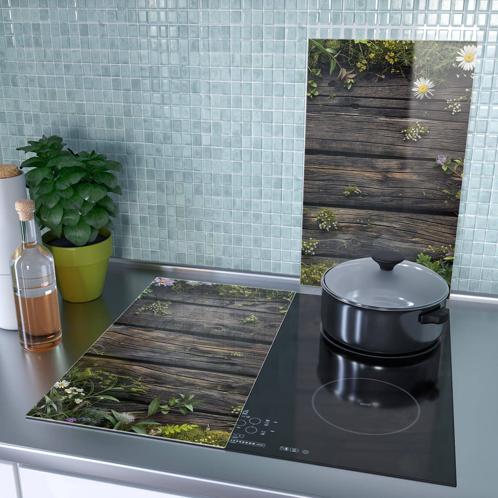 2-teilige Herdabdeckplatte aus Glas mit Holz mit Blumen-Motiv als Spritzschutz hinter dem Kochfeld