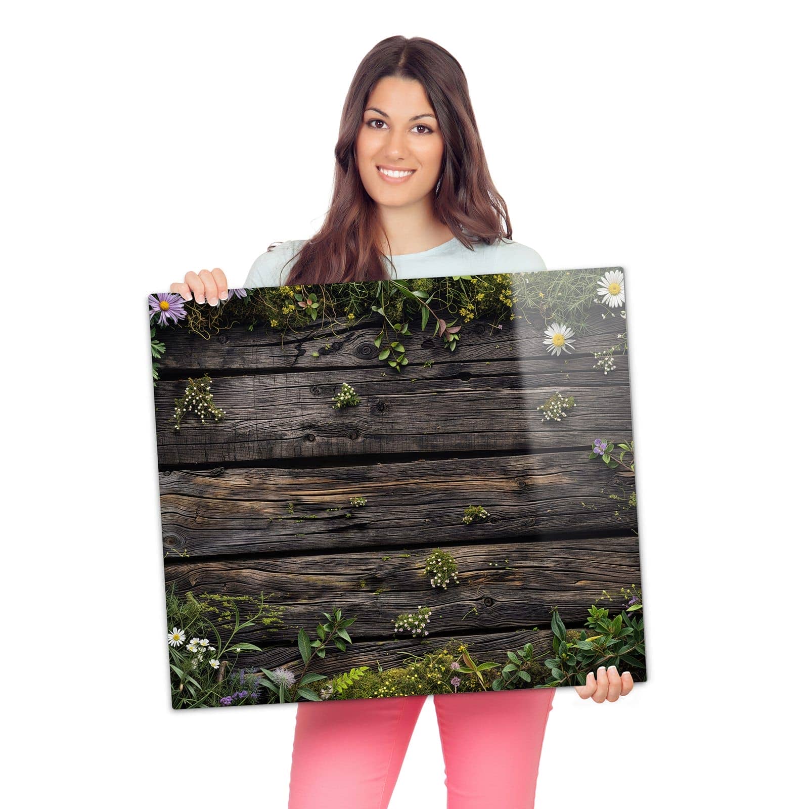 Abdeckplatte für Ceranfeld mit Holz mit Blumen-Motiv wird zur Größendarstellung gehalten