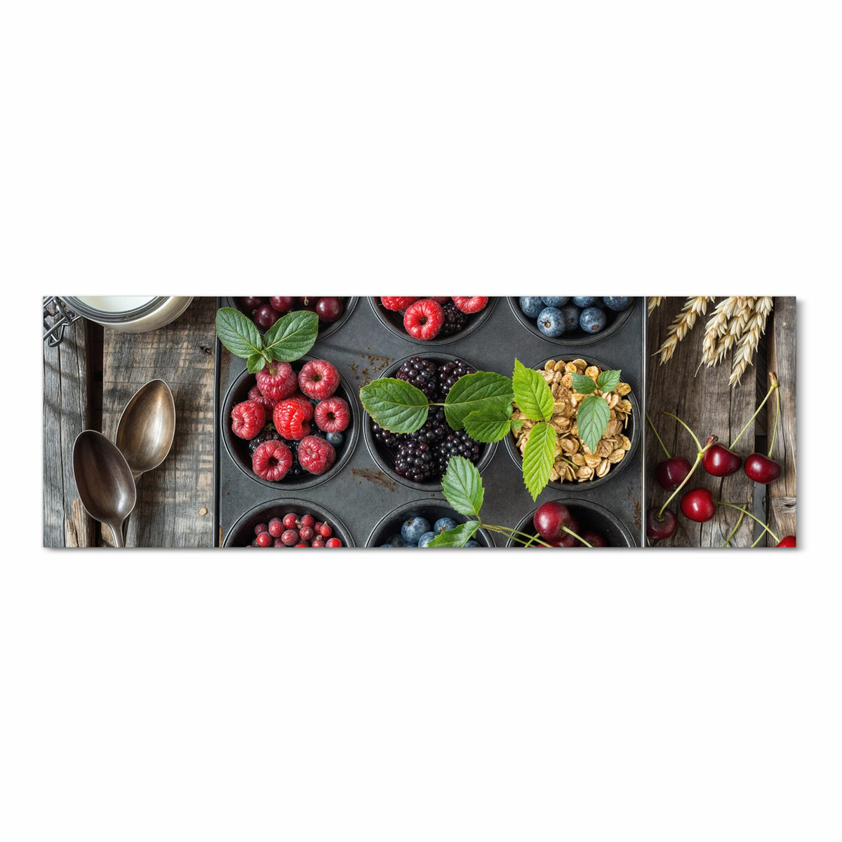 Bodenschonender Bodenläufer Teppich mit Motiv Bunte Beeren in Frontansicht