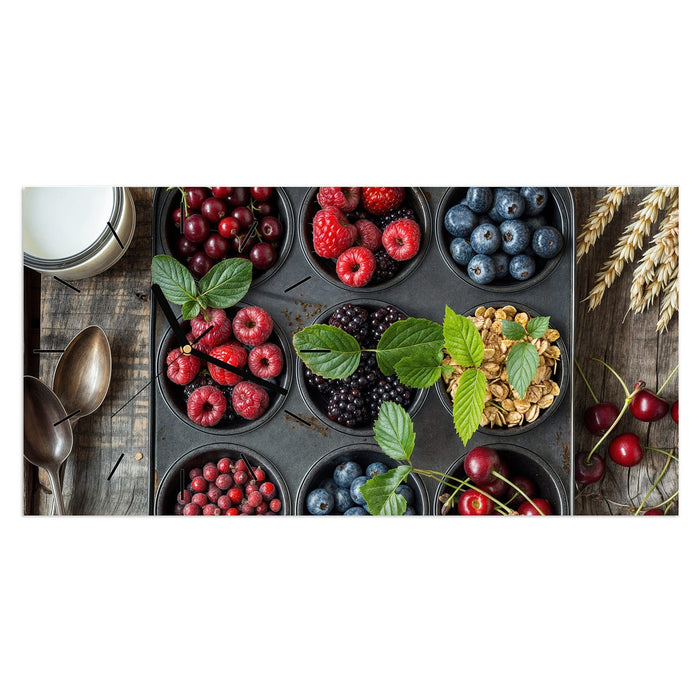 Wanduhr Bunte Beeren aus Glas – Querformat 60 × 30 cm mit Ziffernblatt Linie