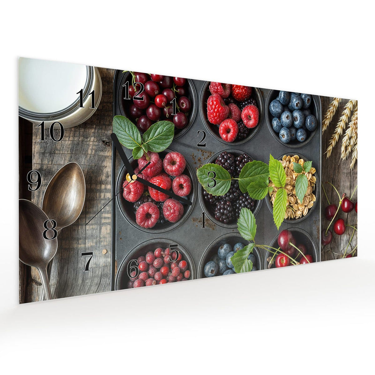 Vormontiert – mit Schwebeeffekt – Wanduhr Bunte Beeren aus Glas – Querformat 60 × 30 cm