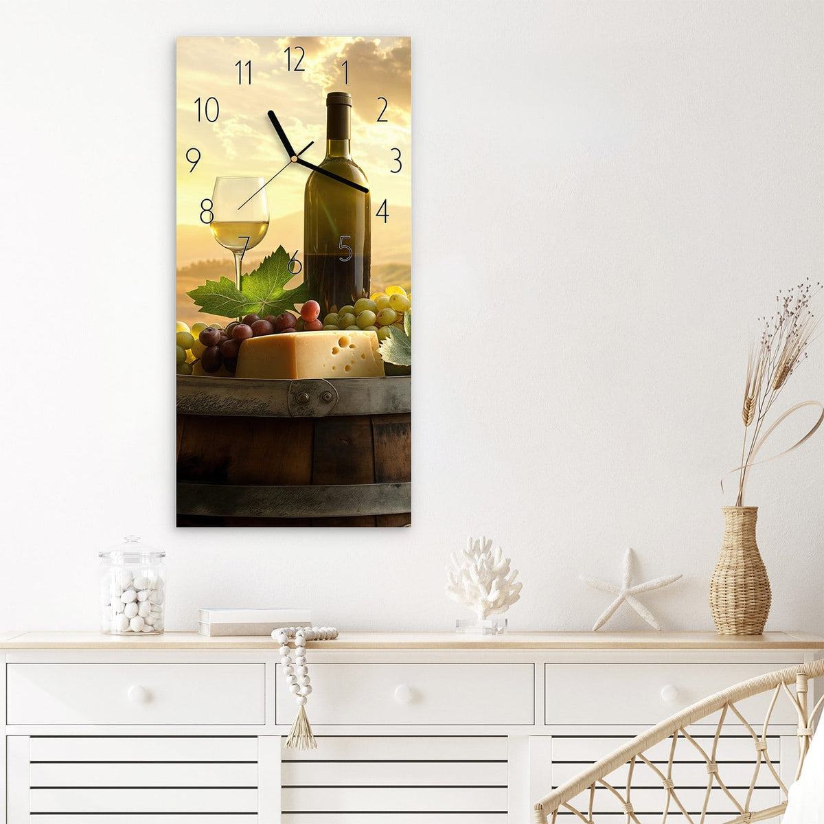 Wanduhr Weinland Idylle aus Glas – Wein und Käse vor Weinbergen