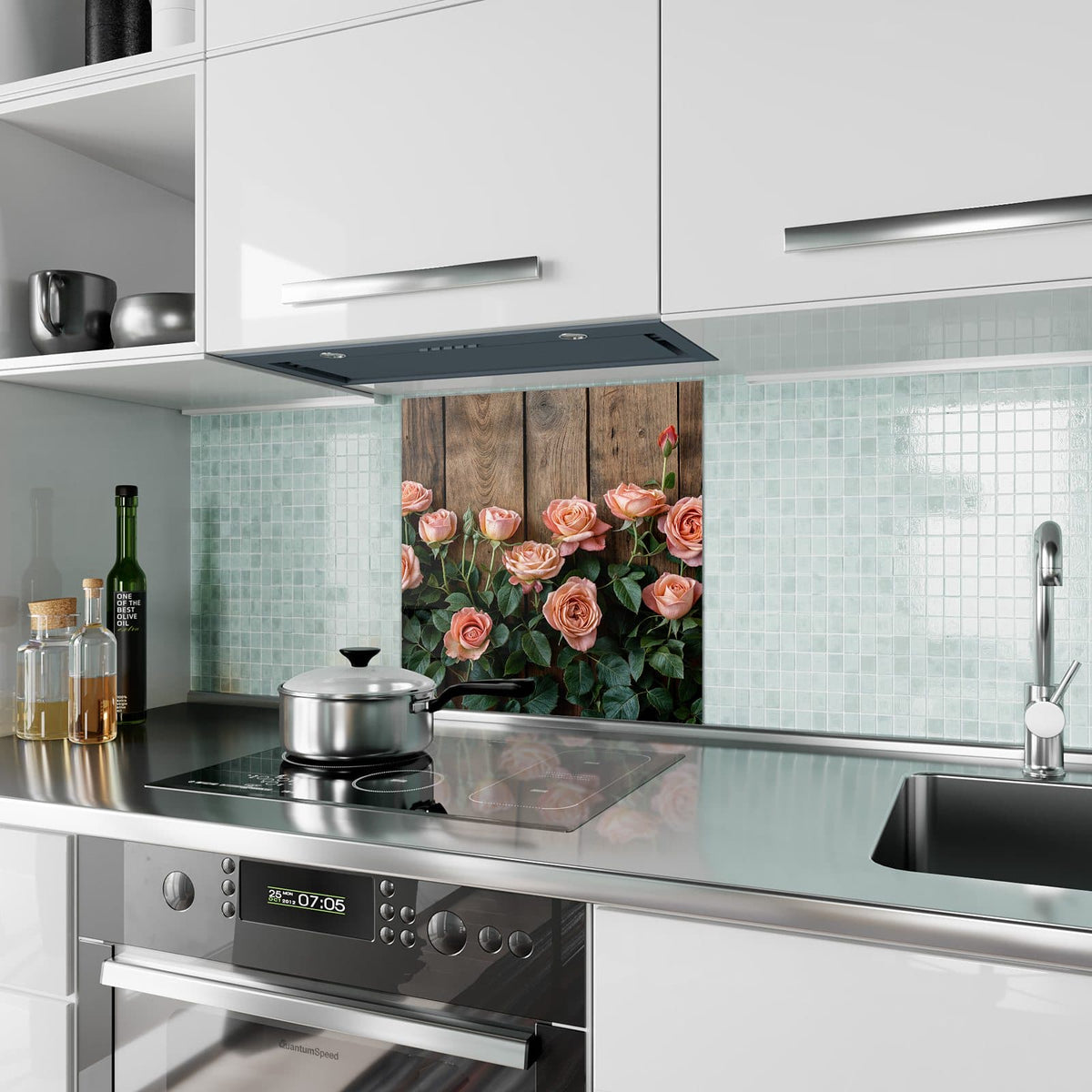 Küchenrückwand aus Glas Rosen vor Holzwand im quadratischen Format als Spritzschutz hinter dem Kochfeld, über dem Fliesenspiegel montiert
