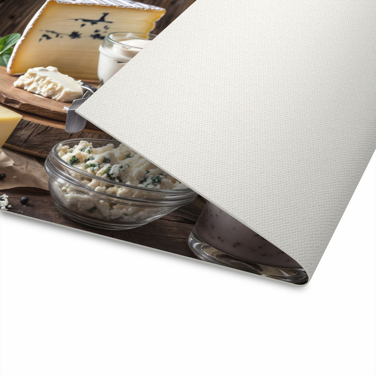 Geruchsneutraler Küchenteppich mit Motiv Käseplatte mit Milch in der Küche