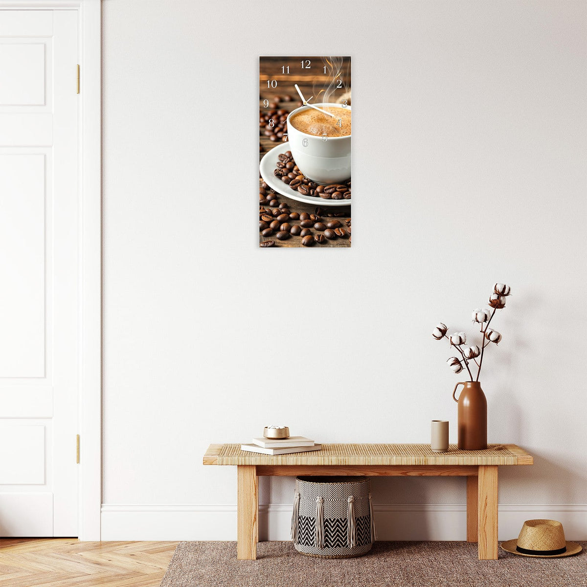 Moderne Wanduhr aus Glas mit Farbtiefe – Wanduhr Kaffee Geniessen aus Glas – Hochformat 30 × 60 cm