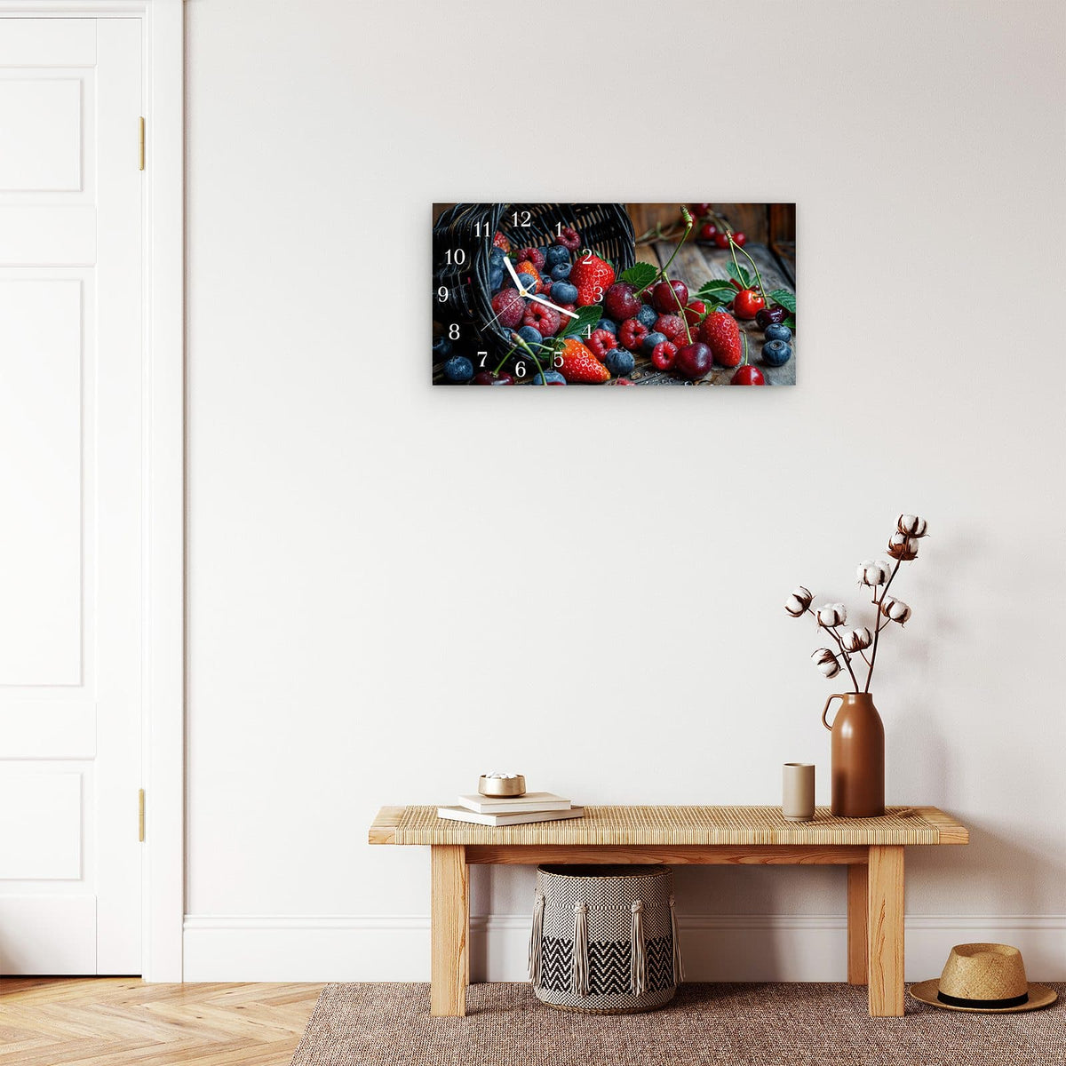 Moderne Wanduhr aus Glas mit Farbtiefe – Wanduhr Frische Beerenkorb aus Glas – Querformat 60 × 30 cm