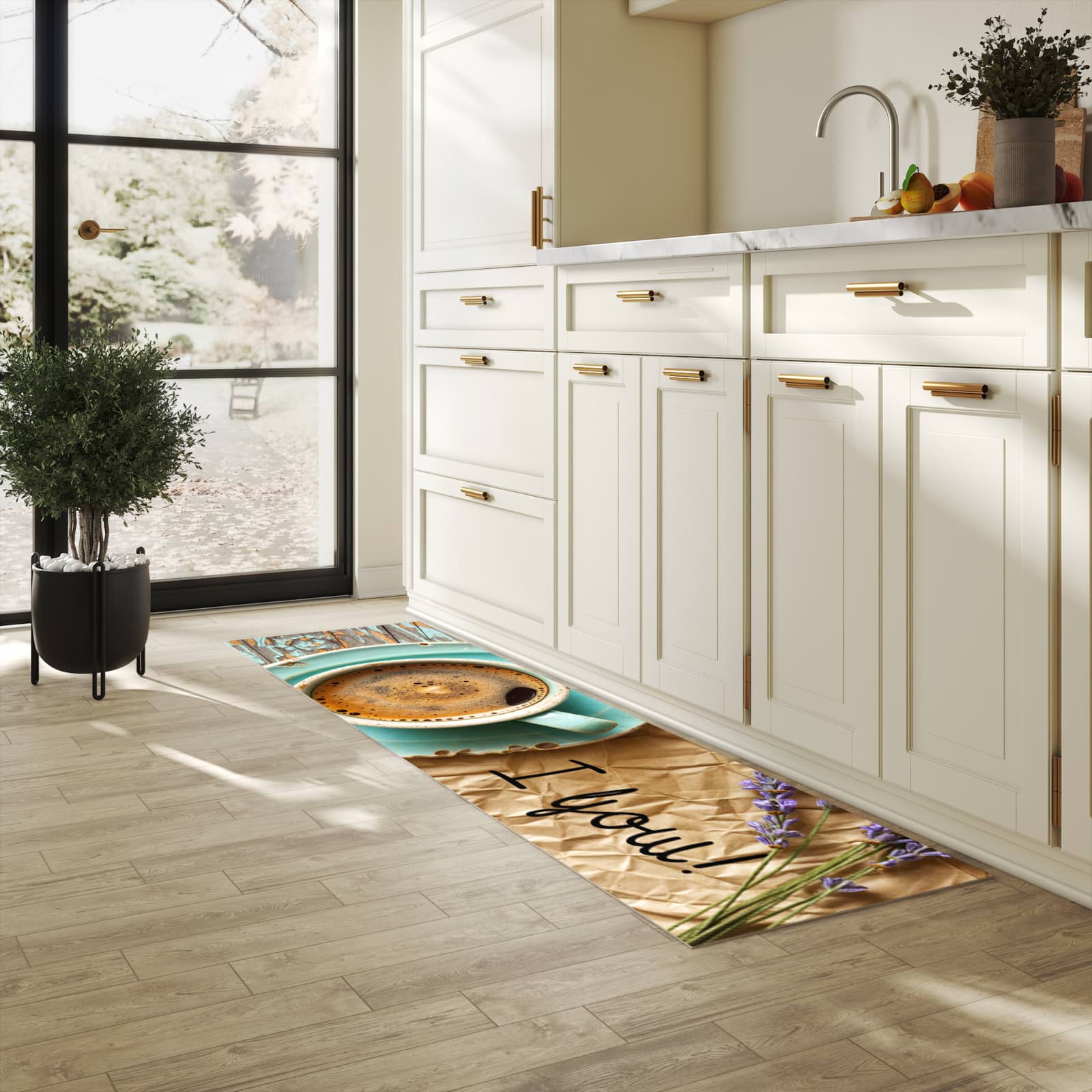 Formstabiler Küchenläufer mit Motiv Tasse und Lavendel in heller Küche