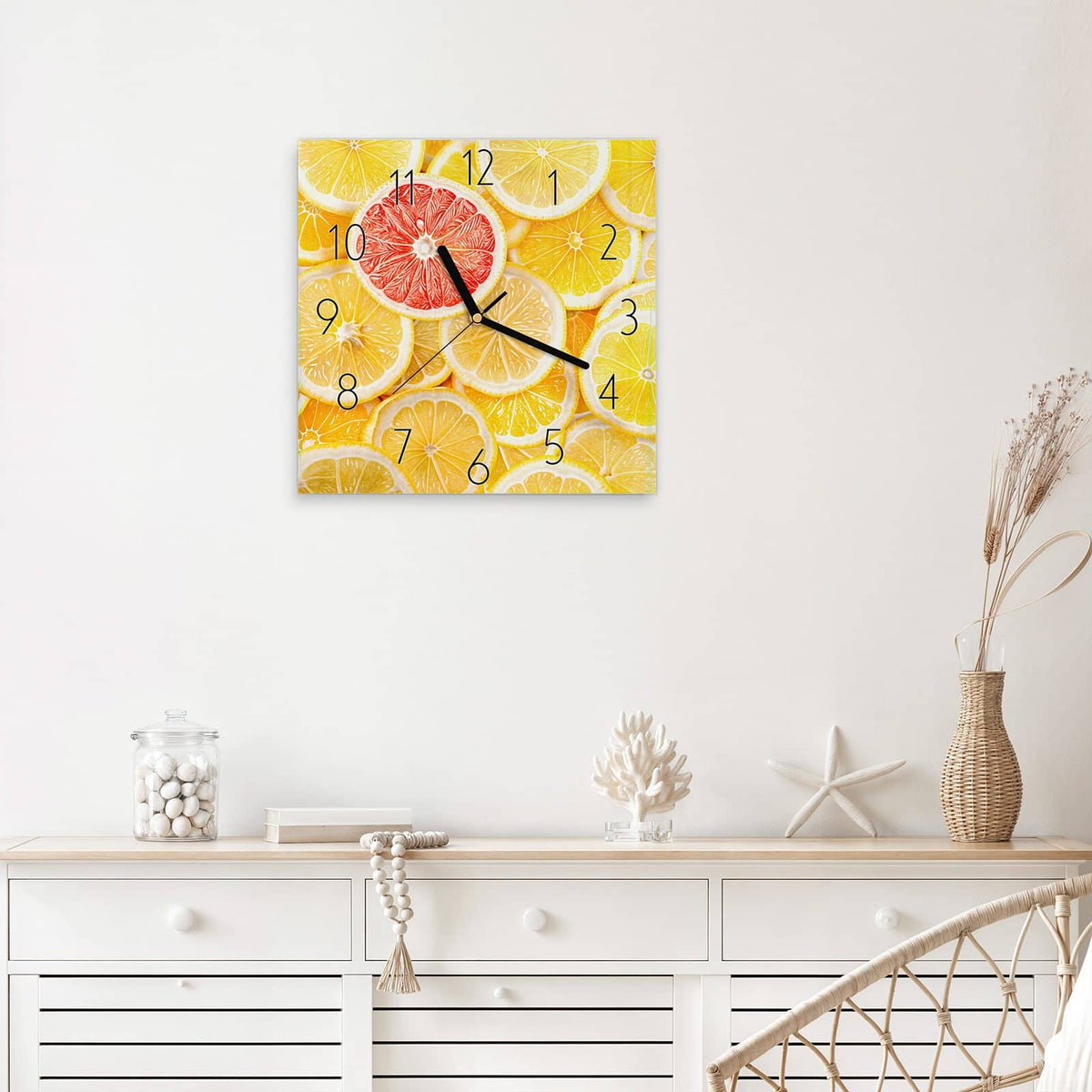Wanduhr Zitrusfrüchte aus Glas – Quadratisch 30 × 30 cm – Zitronenscheiben mit rotem Farbtupfer