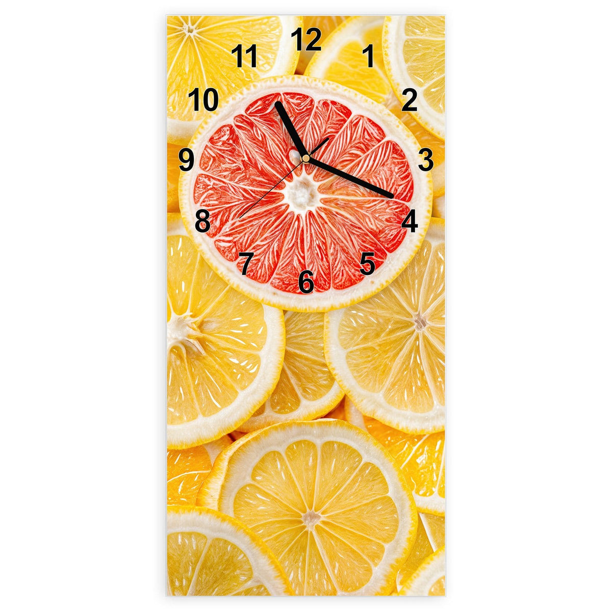 Wanduhr aus Glas, Ziffernblatt Modern: Flächenfüllend gelbe und orange Zitrusscheiben, in der oberen Bildmitte eine einzelne rote Grapefruitscheibe