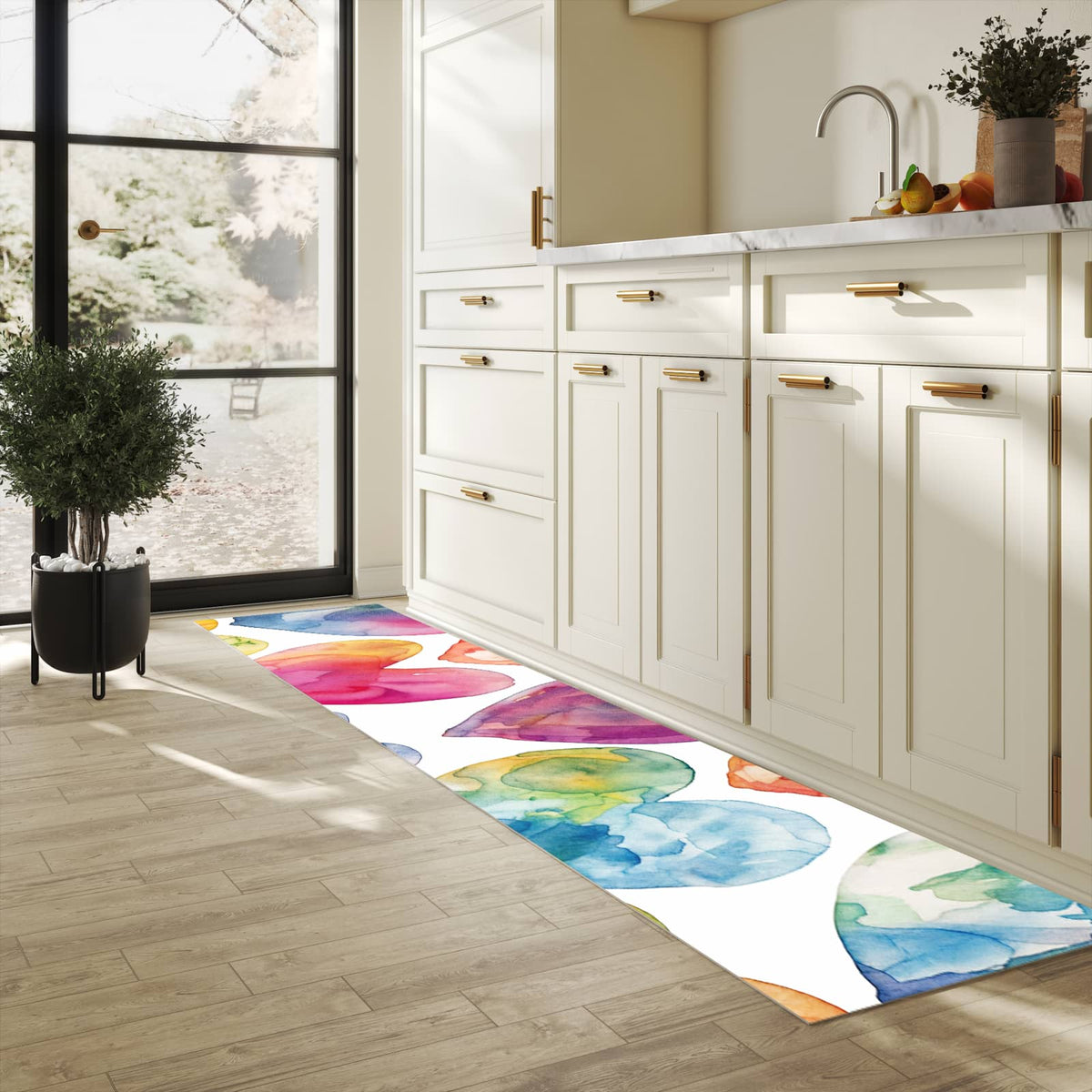 Wasserabweisender Küchenvorleger mit Motiv Aquarellherzen in heller Küche