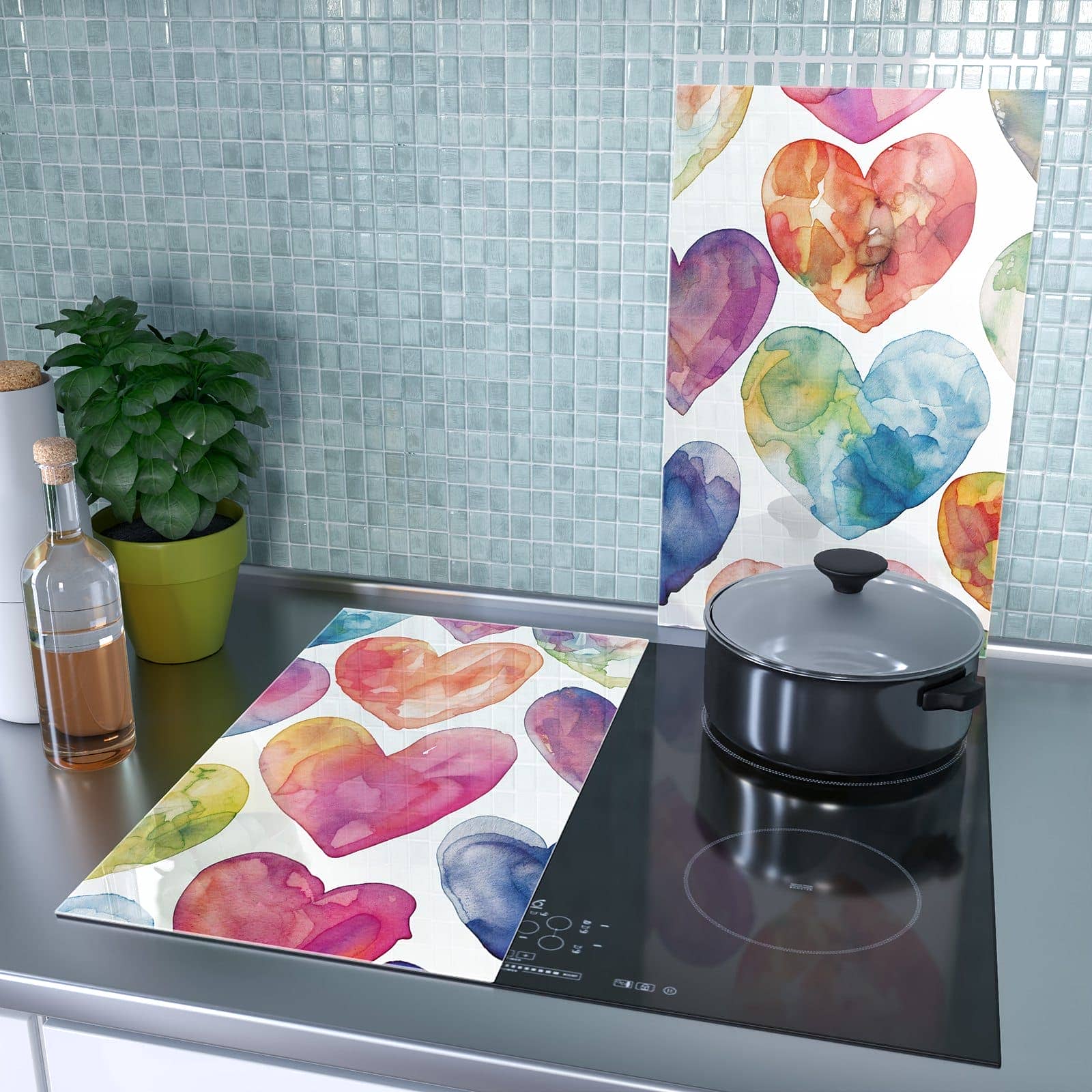 2-teilige Herdabdeckplatte mit Aquarellherzen-Motiv als Spritzschutz hinter dem Kochfeld