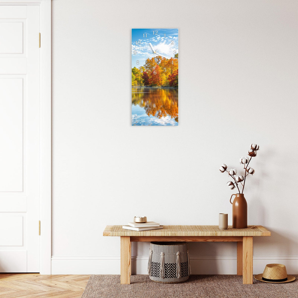 Moderne Wanduhr aus Glas mit Farbtiefe – Wanduhr Herbstlicher See aus Glas – Hochformat 30 × 60 cm