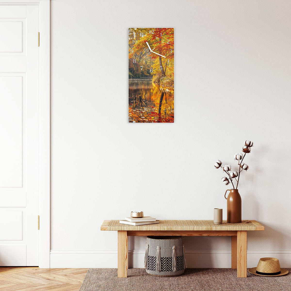 Moderne Wanduhr aus Glas mit Farbtiefe – Wanduhr Herbstwald See aus Glas – Hochformat 30 × 60 cm