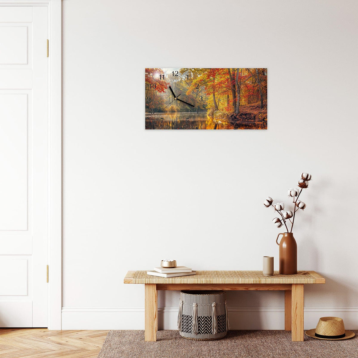 Moderne Wanduhr aus Glas mit Farbtiefe – Wanduhr Herbstwald See aus Glas – Querformat 60 × 30 cm