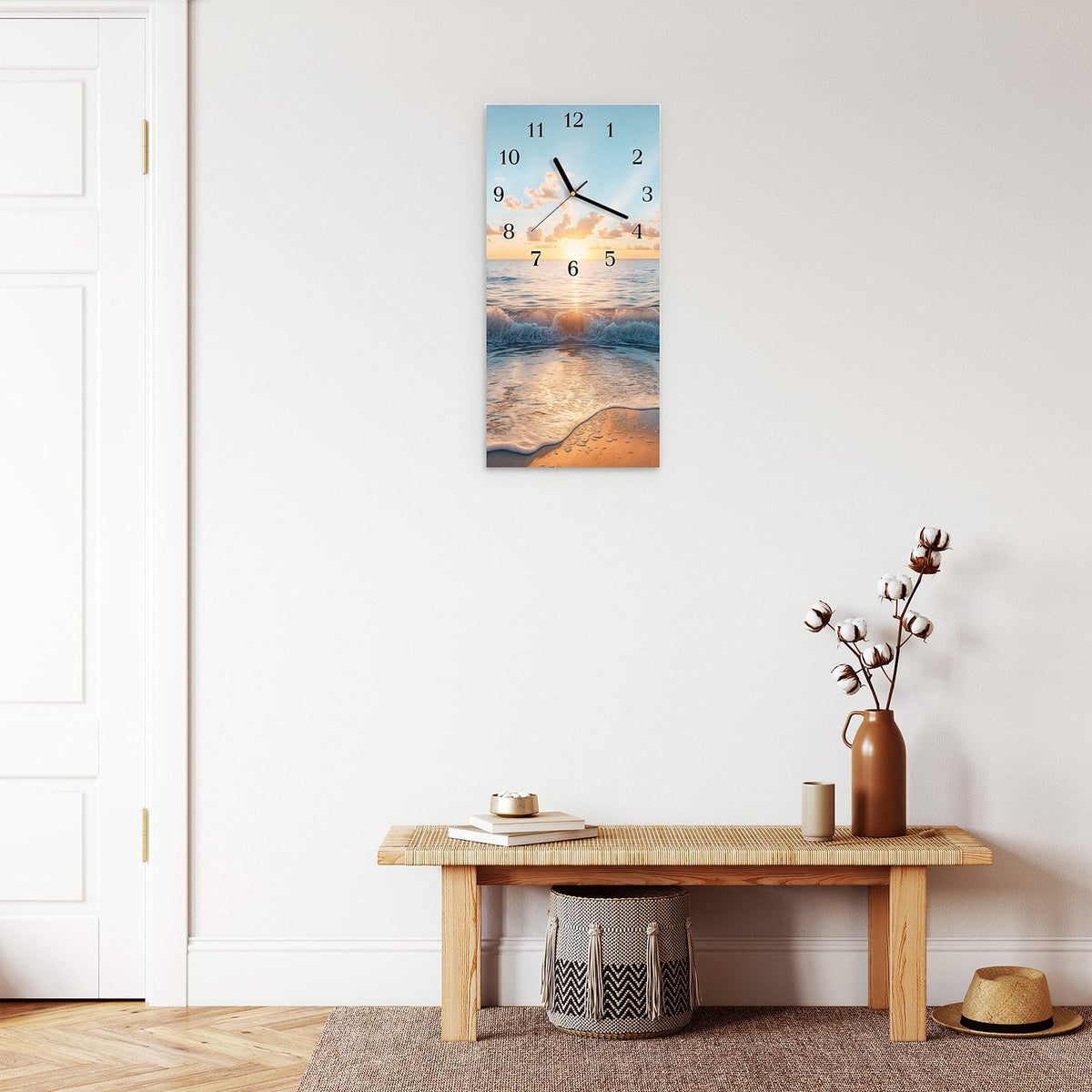 Moderne Wanduhr aus Glas mit Farbtiefe – Wanduhr Strand Sonnenuntergang aus Glas – Hochformat 30 × 60 cm