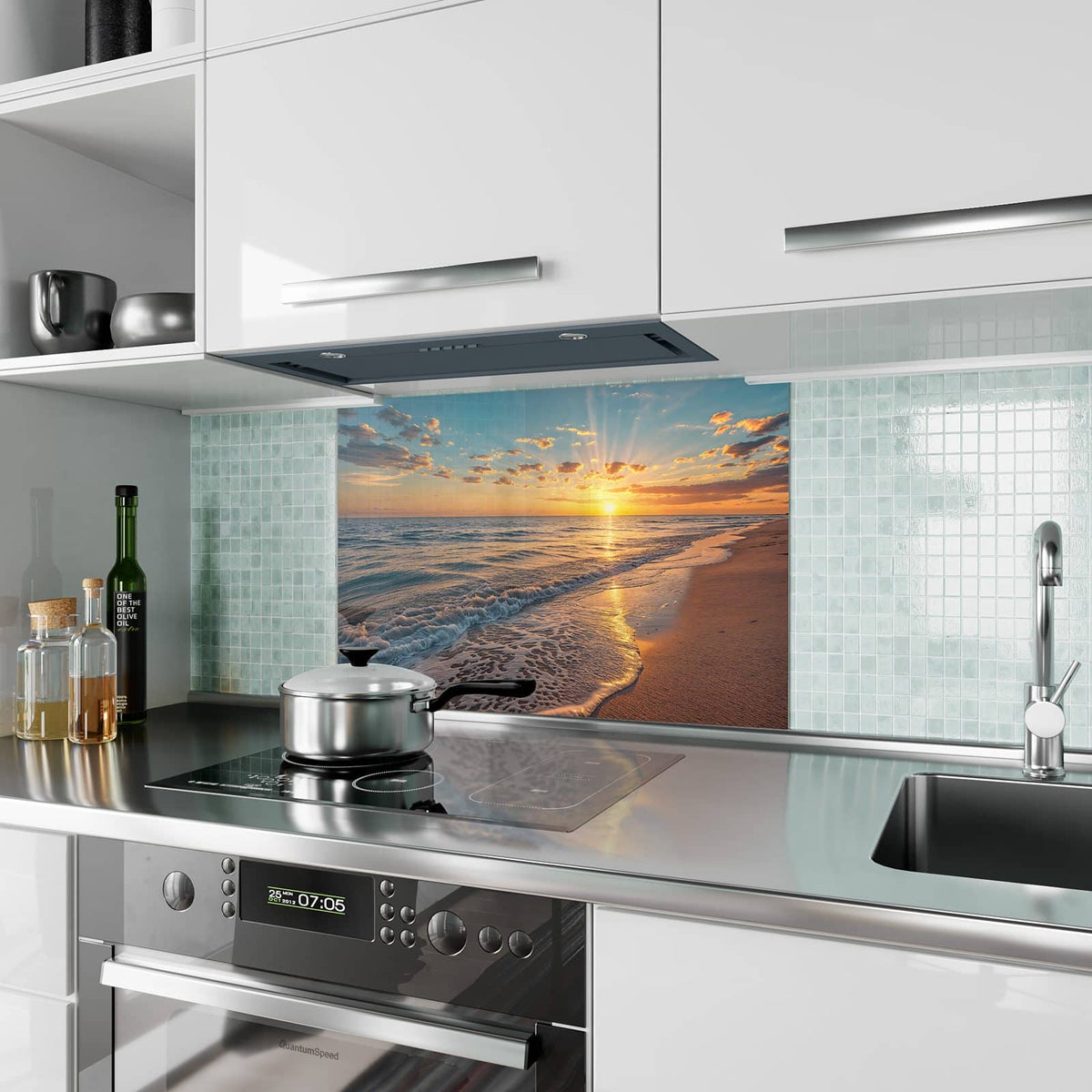 Küchenrückwand aus Glas Abendsonne am Strand im Hochformat als Spritzschutz hinter dem Kochfeld, über dem Fliesenspiegel montiert