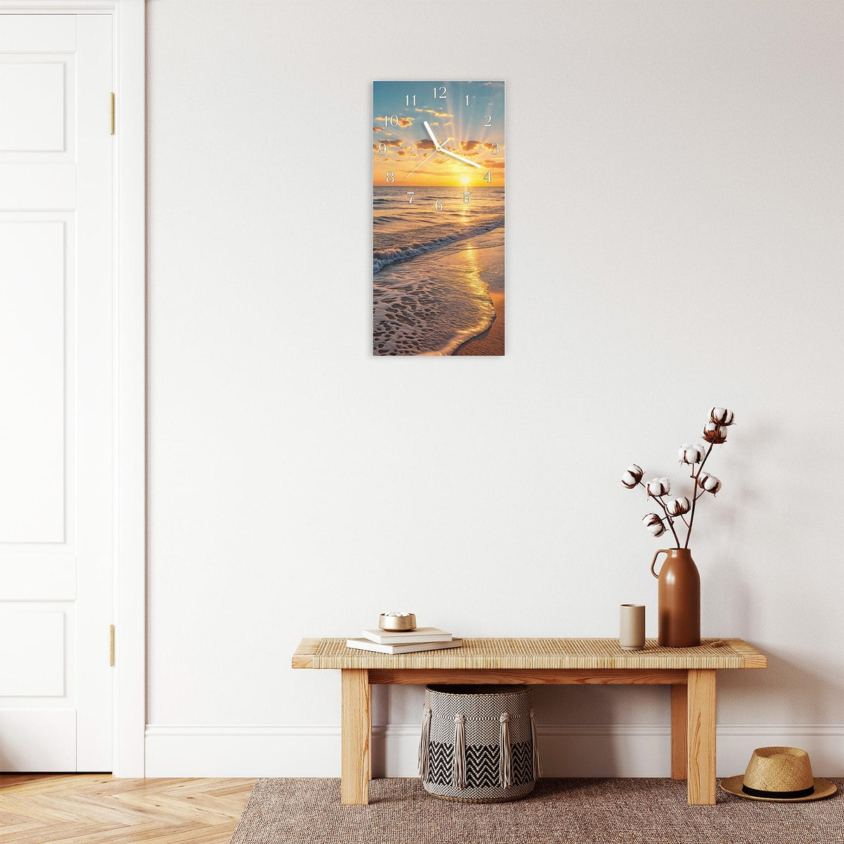 Moderne Wanduhr aus Glas mit Farbtiefe – Wanduhr Sonnenaufgang Meer aus Glas – Hochformat 30 × 60 cm