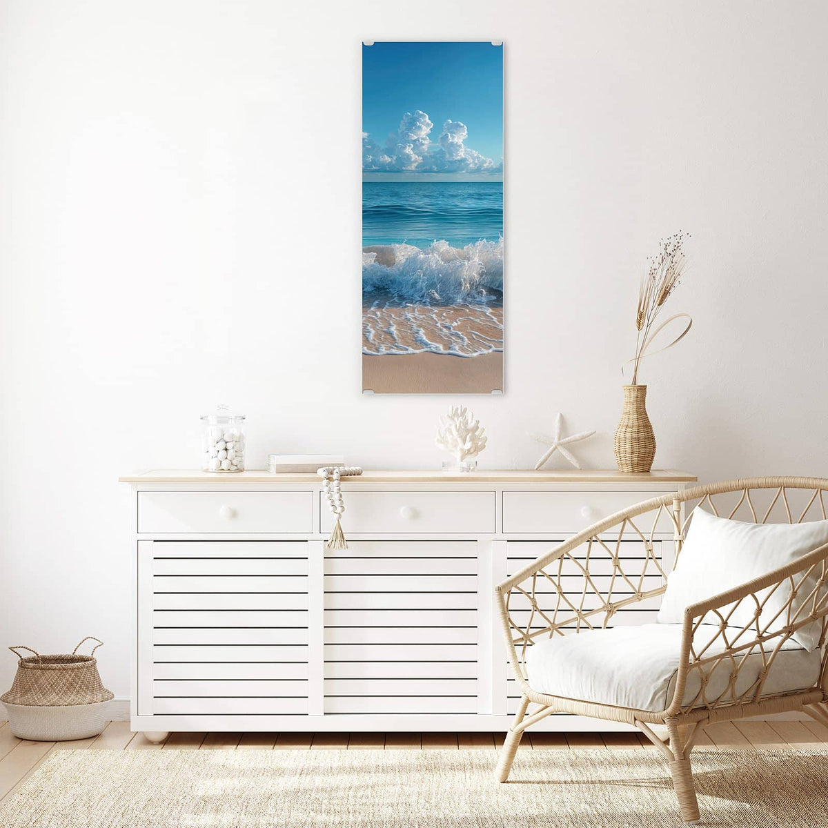 Glasbild Brandung unter Wolken an der Wand – Brandung läuft auf hellen Sand, dahinter türkises Meer und dicke Quellwolken