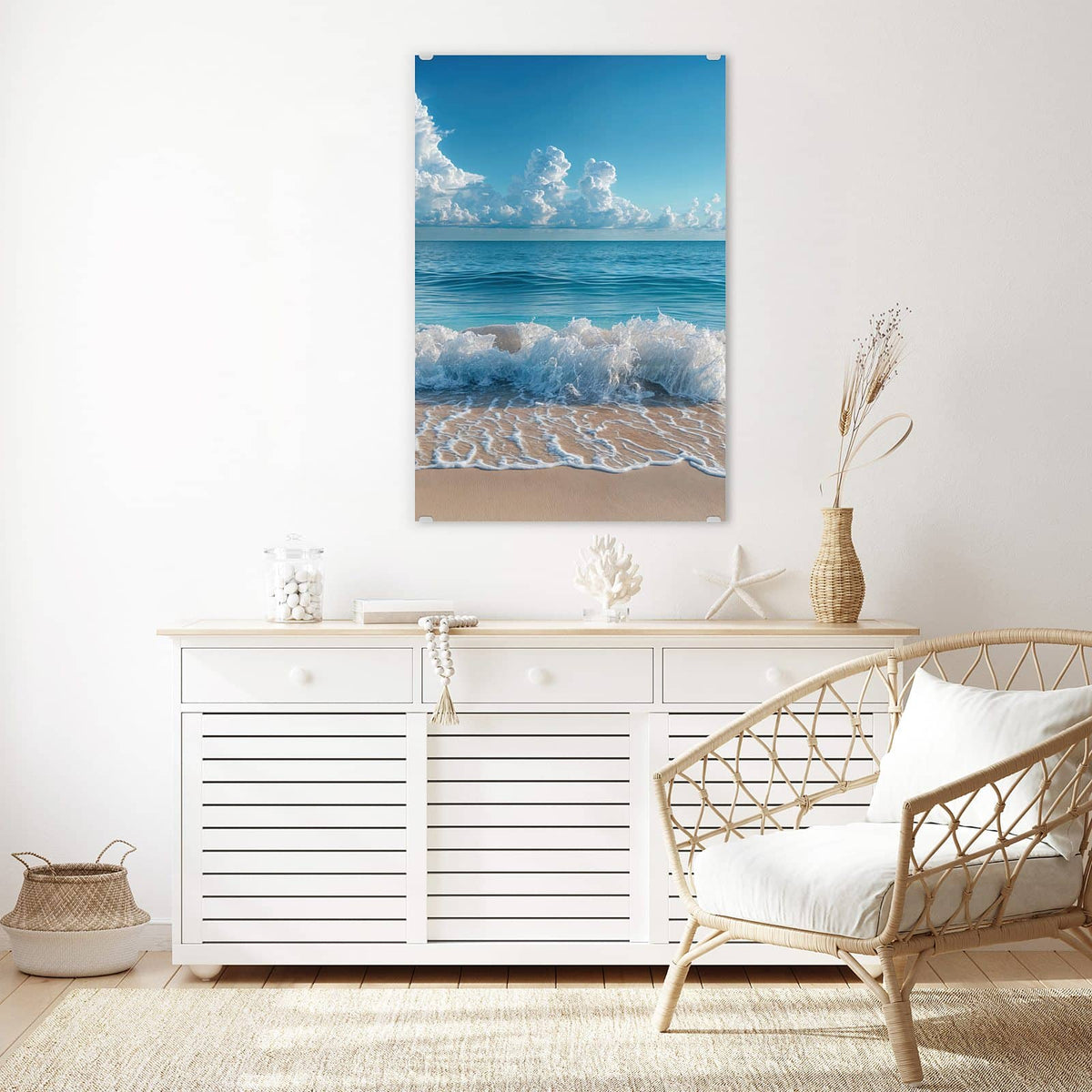 Glasbild Brandung unter Wolken an der Wand – Brandung läuft auf hellen Sand, dahinter türkises Meer und dicke Quellwolken