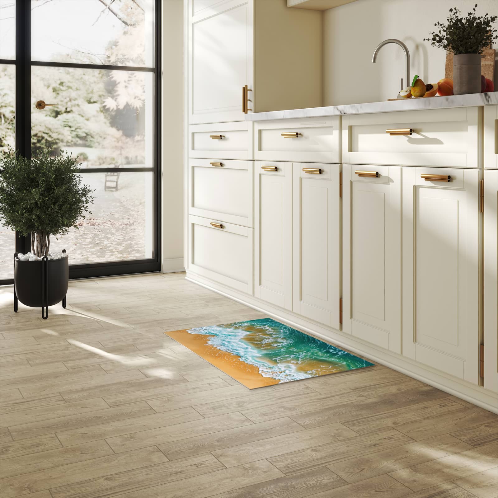 Waschbarer Teppich fürs Esszimmer mit Motiv Meeresbrandung in heller Küche