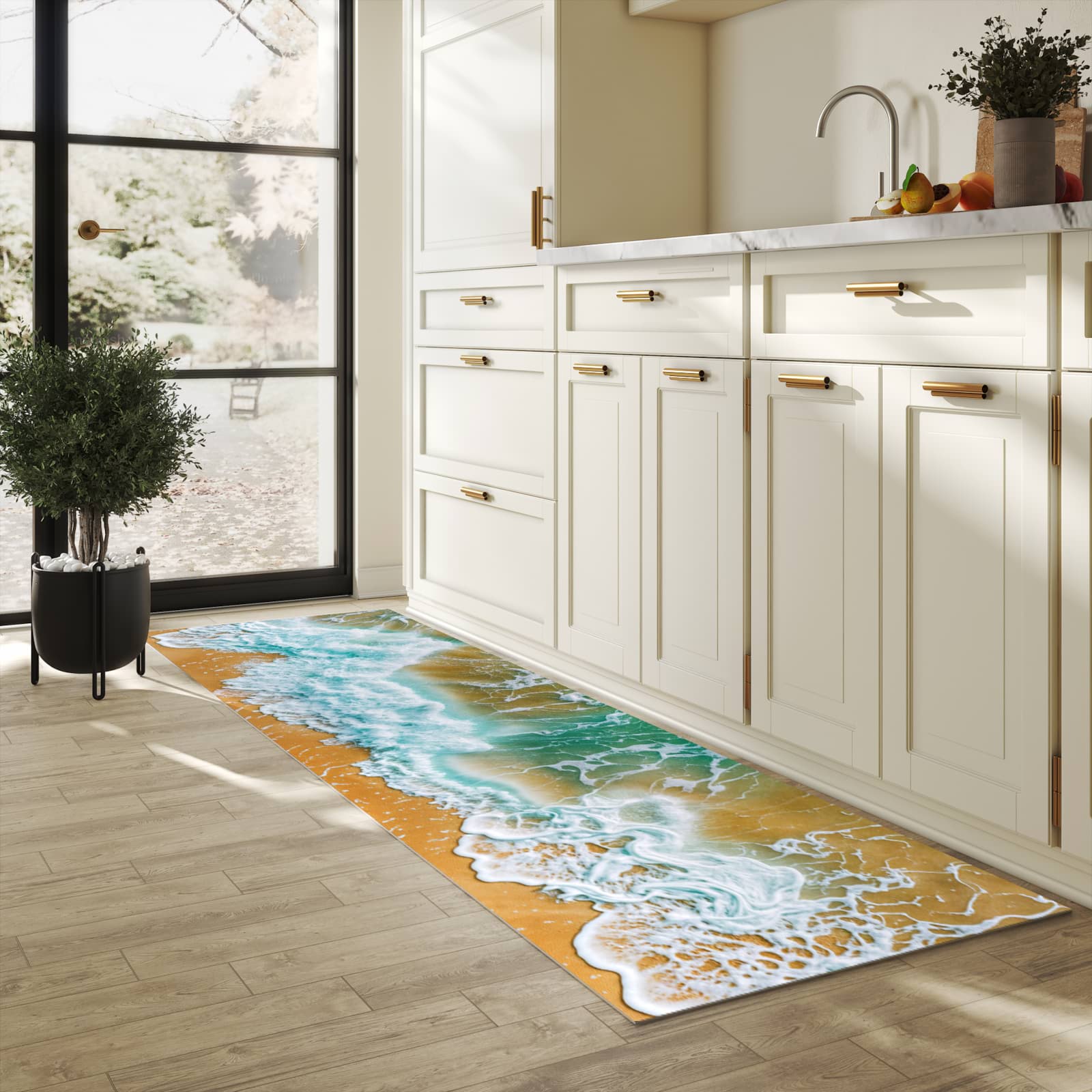 Strapazierfähiger Bodenläufer mit Motiv Meeresbrandung in heller Küche