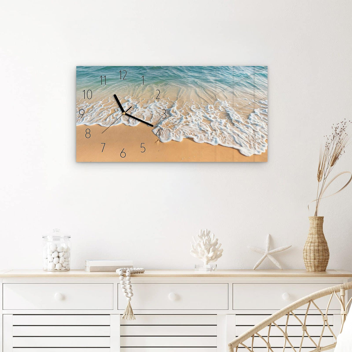 Wanduhr Wellen am Strand aus Glas – Querformat 60 × 30 cm – Brandung rollt über goldenen Sand