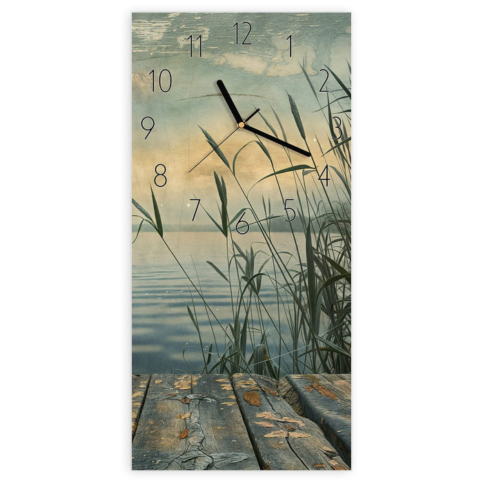 Wanduhr Seeufer Abendstimmung aus Glas – Hochformat 30 × 60 cm mit Ziffernblatt Elegant