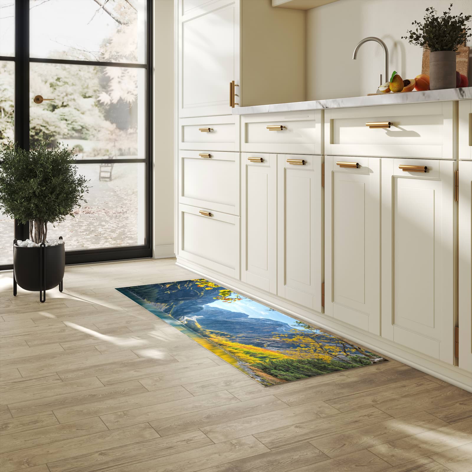 Geruchsneutraler Küchenläufer nach Maß mit Motiv Bergsee im Herbst in heller Küche