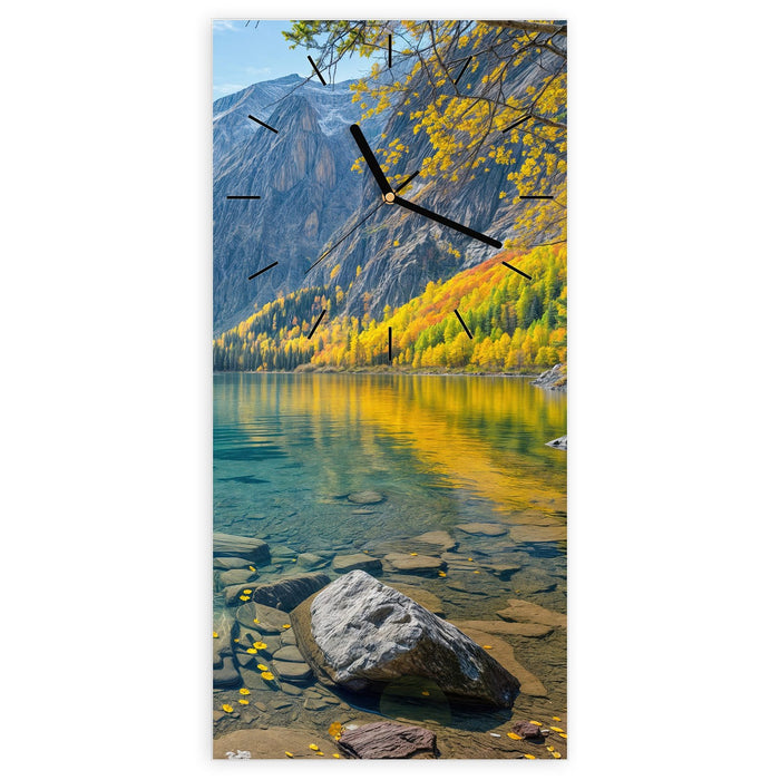 Wanduhr Bergsee im Herbst aus Glas – Hochformat 30 × 60 cm mit Ziffernblatt Linie