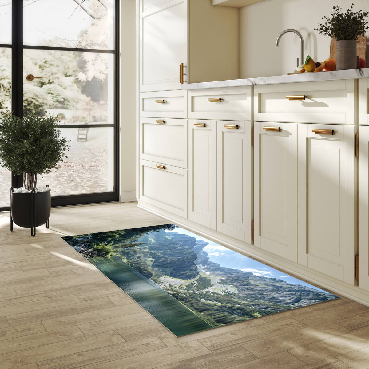 Küchenteppich mit Motiv Berglandschaft See für Ordnung & Übersicht in heller Küche