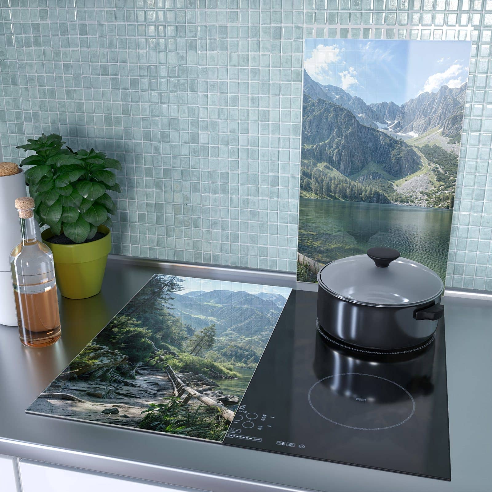 2-teilige Herdabdeckplatte aus Glas mit Berglandschaft See-Motiv als Spritzschutz hinter dem Kochfeld