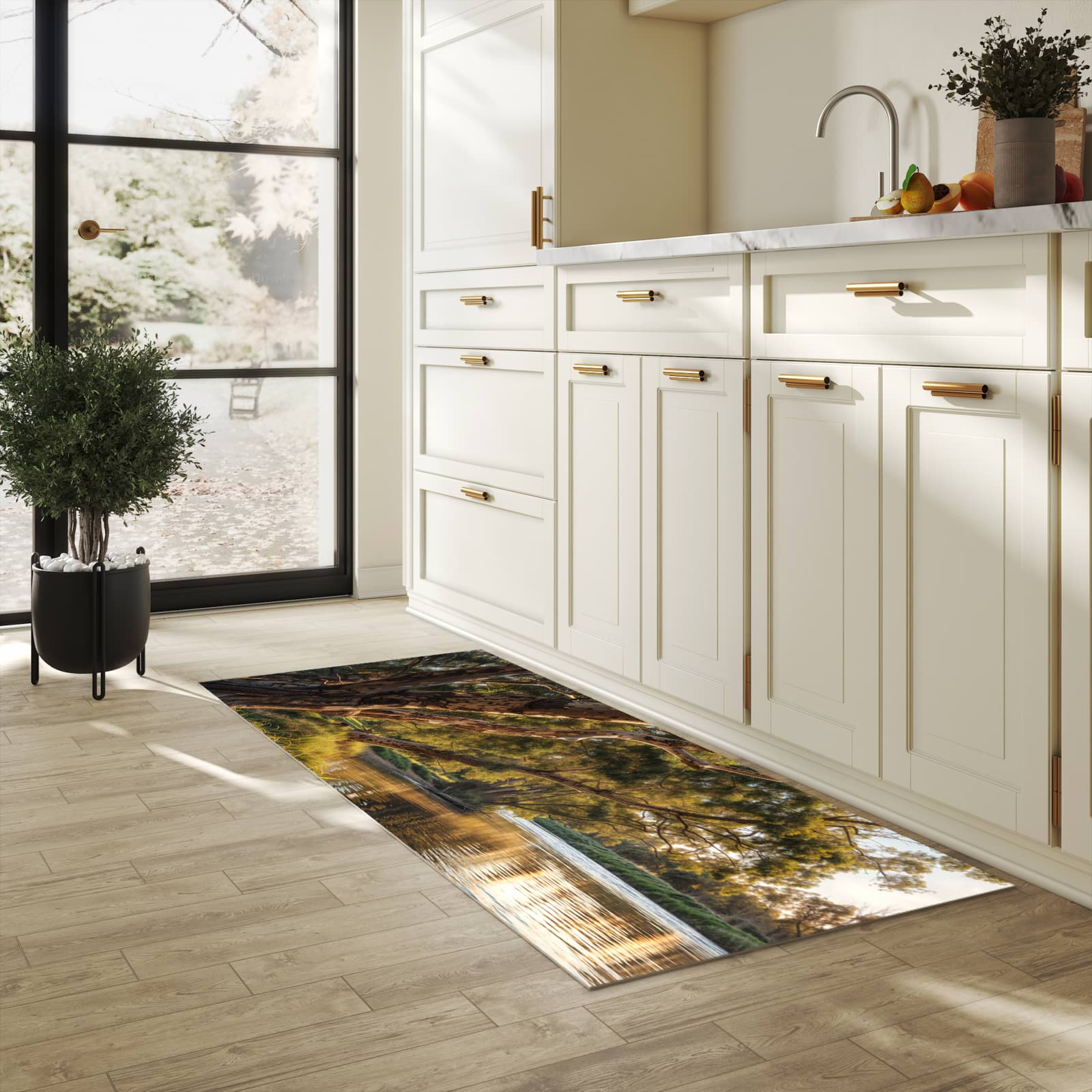 Fleckenresistenter Küchenläufer mit Motiv Baum am Flussufer in heller Küche