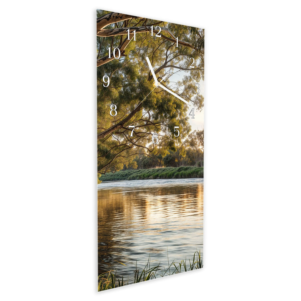 Vormontiert – mit Schwebeeffekt – Wanduhr Baum am Flussufer aus Glas – Hochformat 30 × 60 cm