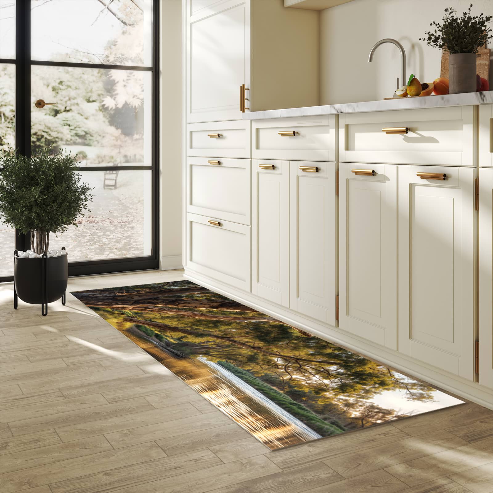 Schmutzabweisender Teppichläufer mit Motiv Baum am Flussufer in heller Küche