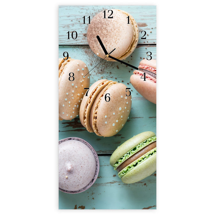 Wanduhr Macarons auf Holz aus Glas – Hochformat 30 × 60 cm mit Ziffernblatt Klassisch