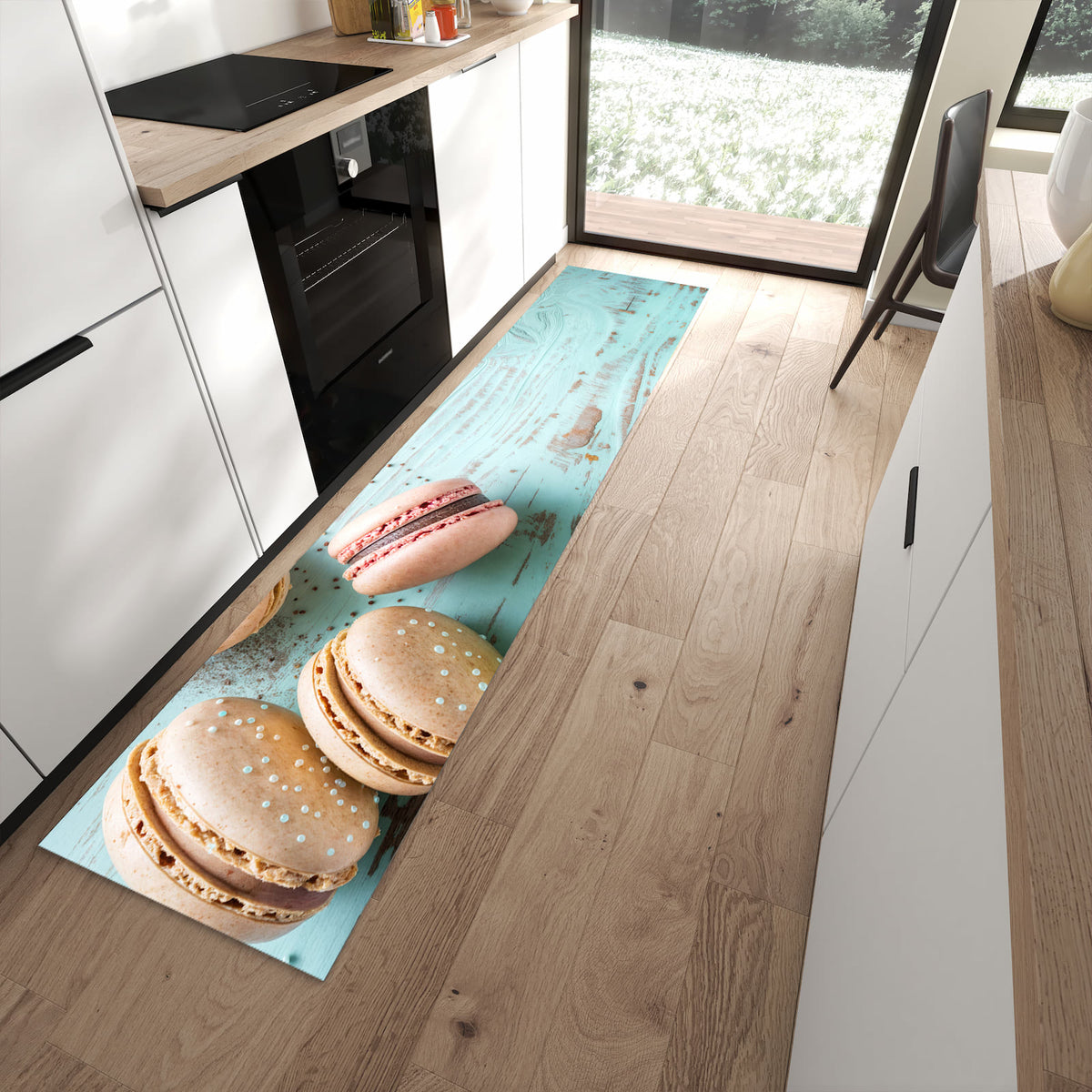 Dünner Küchenteppich mit Motiv Macarons auf Holz in moderner Küche für sicheres Aufbewahren