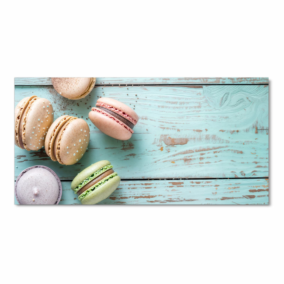 Abriebfester Küchenteppich mit Motiv Macarons auf Holz in Frontansicht - waschbar