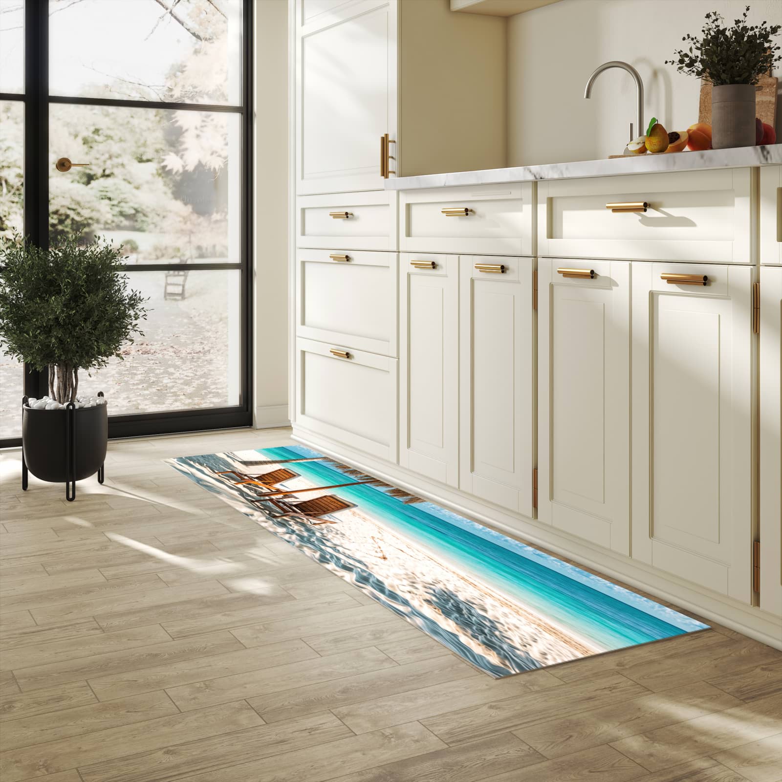 Komfortabler abwaschbarer Küchenteppich mit Motiv Strandparadies in heller Küche