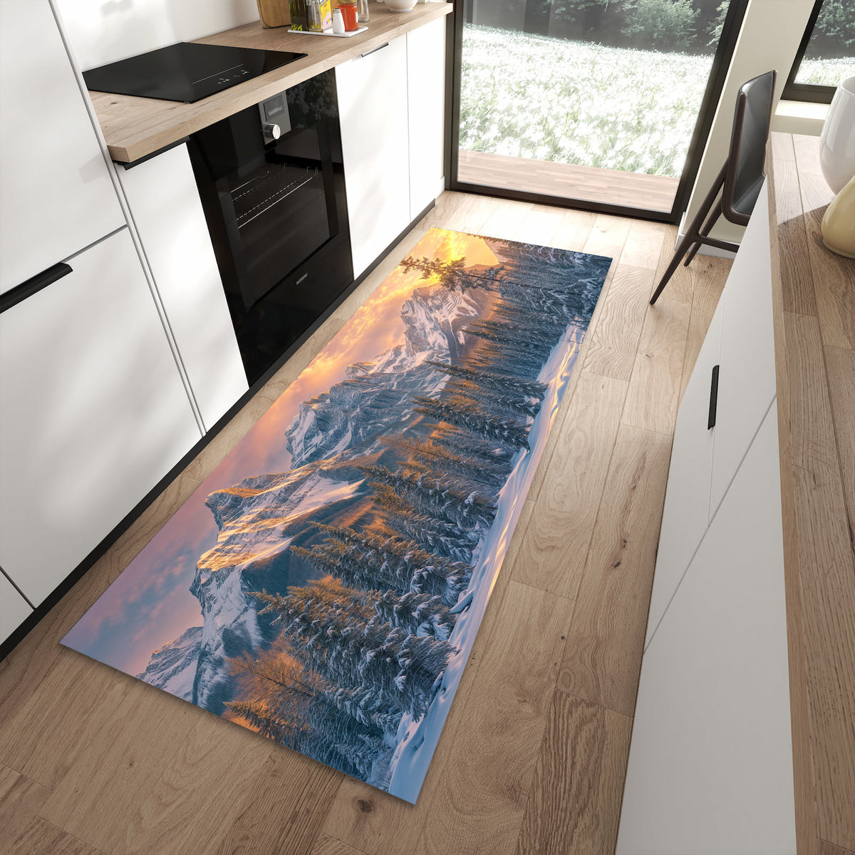 Formstabiler langer Teppich mit Motiv Berglandschaft Winter in moderner Küche